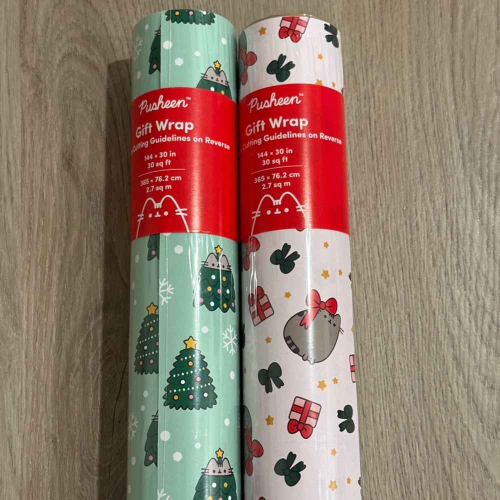 Pusheen Christmas Gift Wrapping Paper